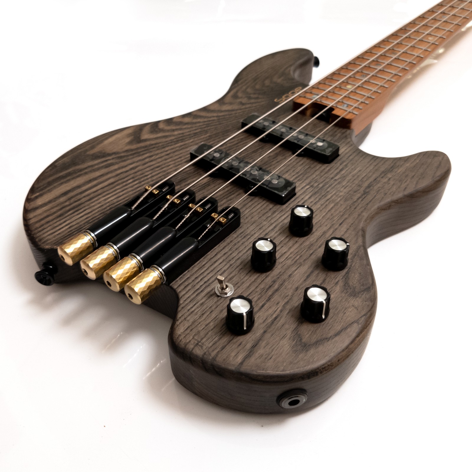 Bass Guitar Fretless - Kopfloser 4-Saiten-Bassgitarre mit Eschenholz-Korpus, Gerösteter Ahorn-Hals,
