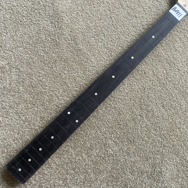 RN971 Sonderanfertigung, unvol – Bass Guitar Fretless Bewertung und Preis
